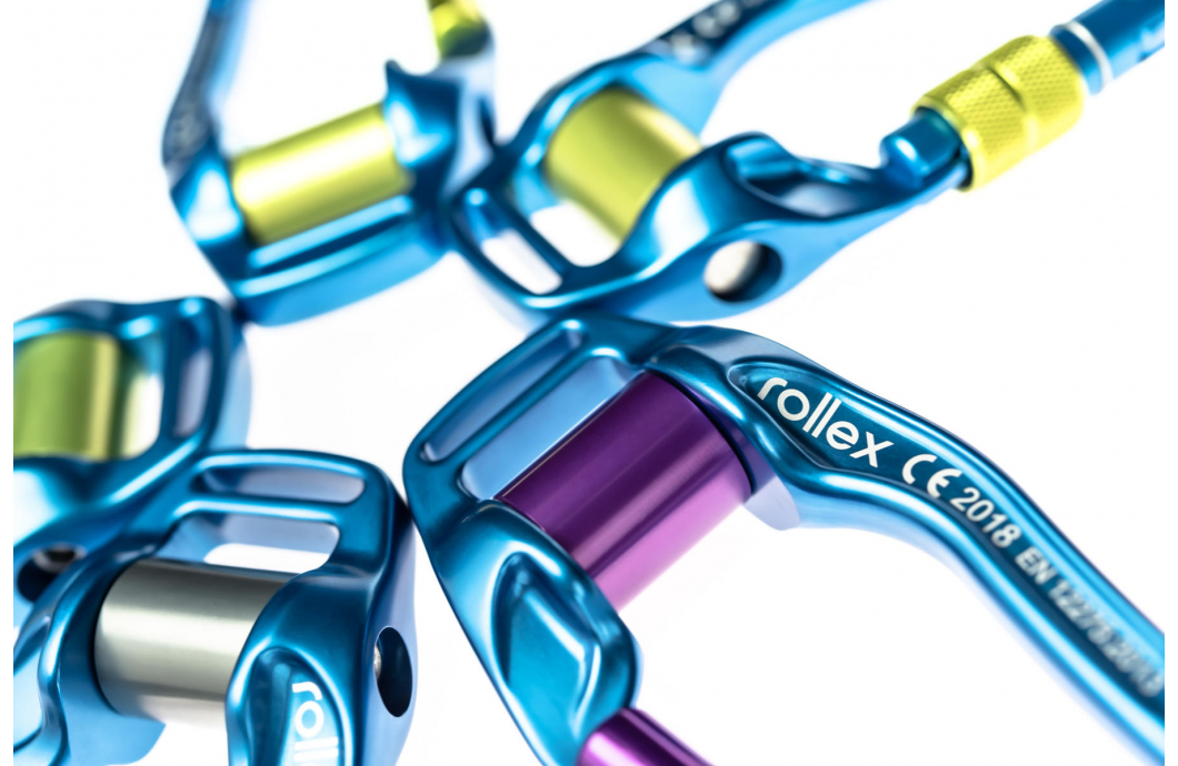 Revolutionary slackline pulley carabiner with 1inch roll.